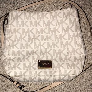 Michael Kors cross body w/wallet